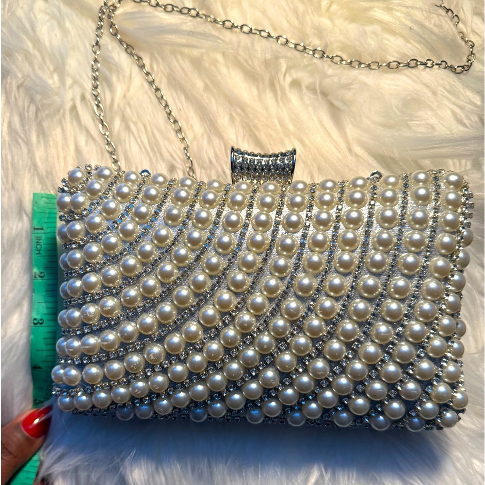 NWOT Silver and Pearl Evening Purse